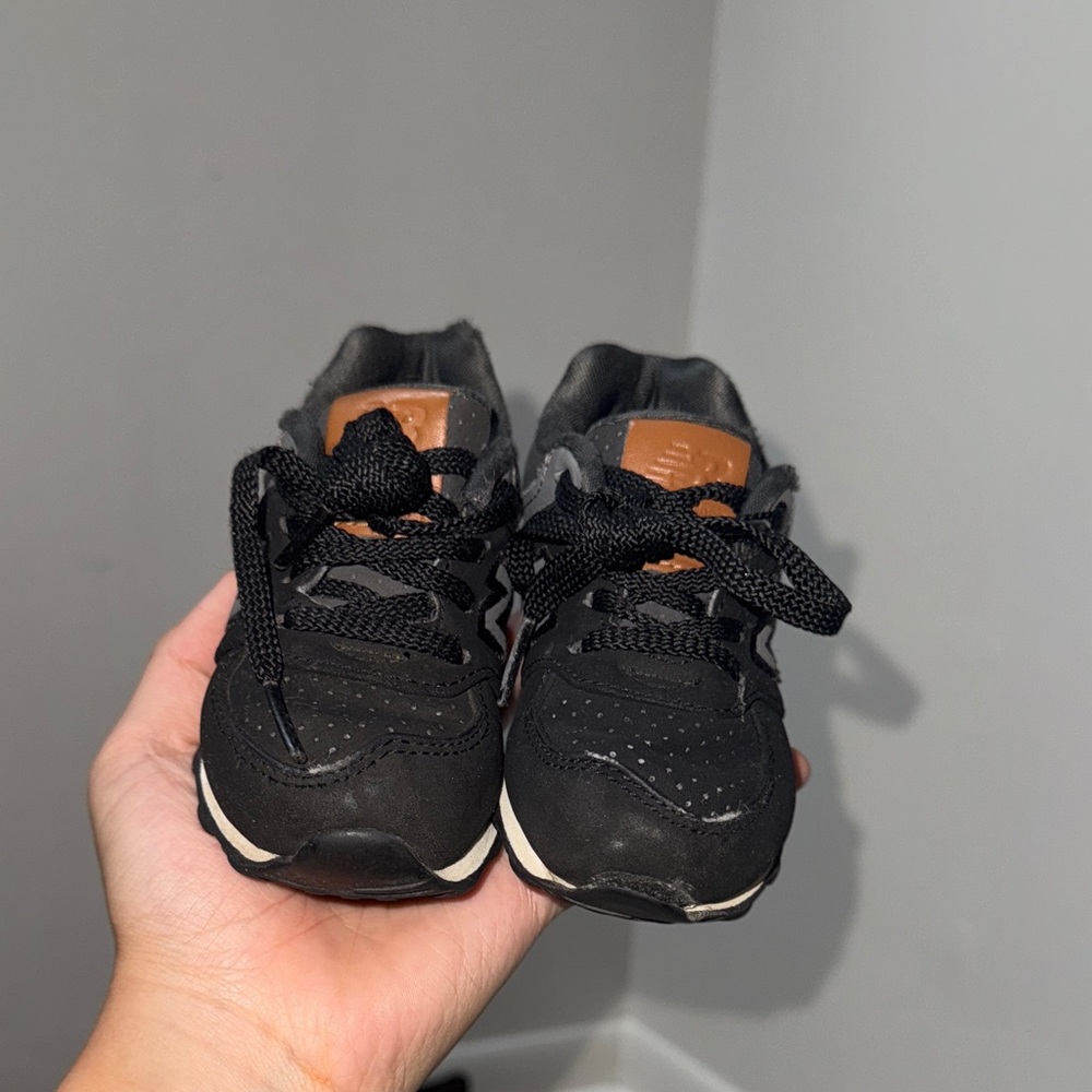 New Balance Kids Sneakers in Blue and White
